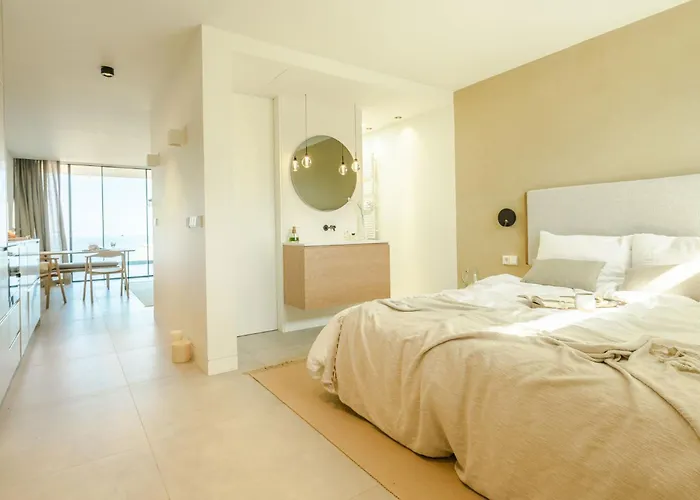 מלון דירות Oceanhuts Coxos Adults Only 4*